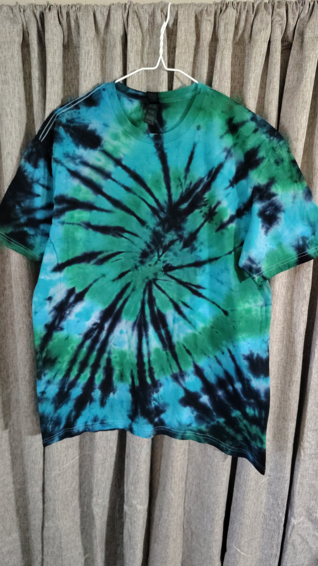 Green & Black Tie Dye Shirt – Adult Large – Handmade Spiral Tee