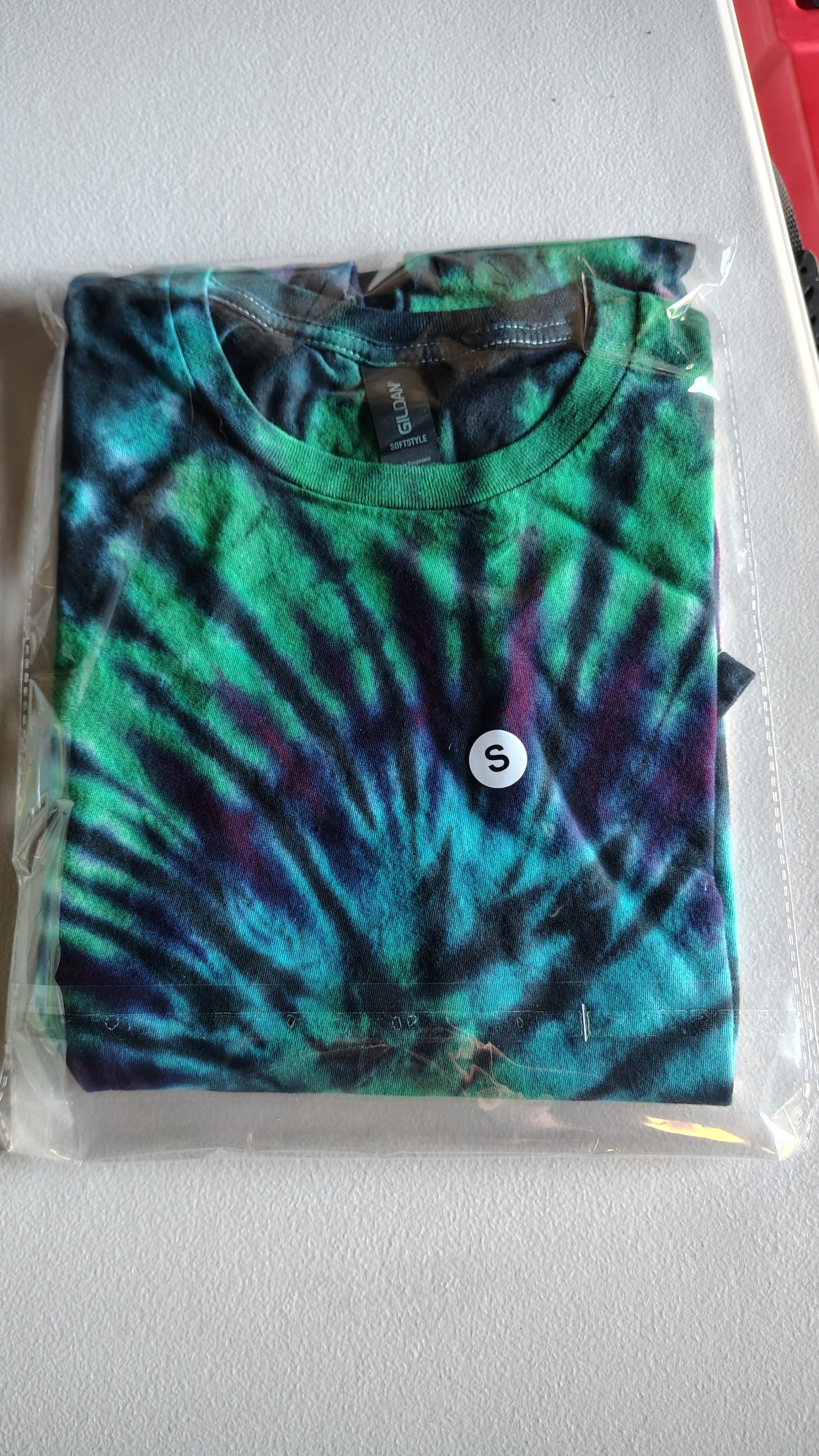 Emerald & Teal Tie Dye Shirt – Adult Small – Handmade Spiral Tee – Gildan Softstyle