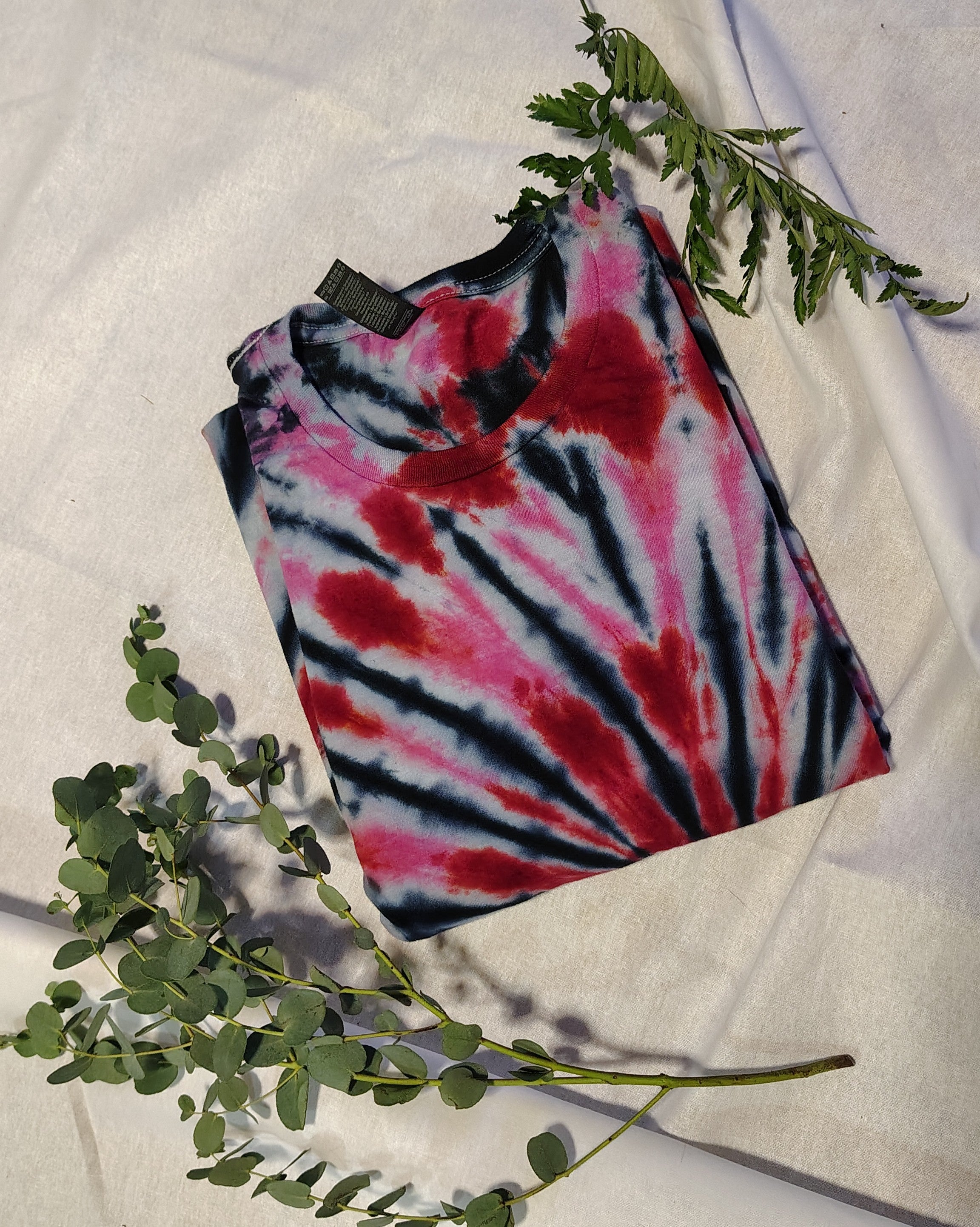 Red Pink Black Tie Dye Shirt – Adult XL – Bold Spiral Tee – Handmade