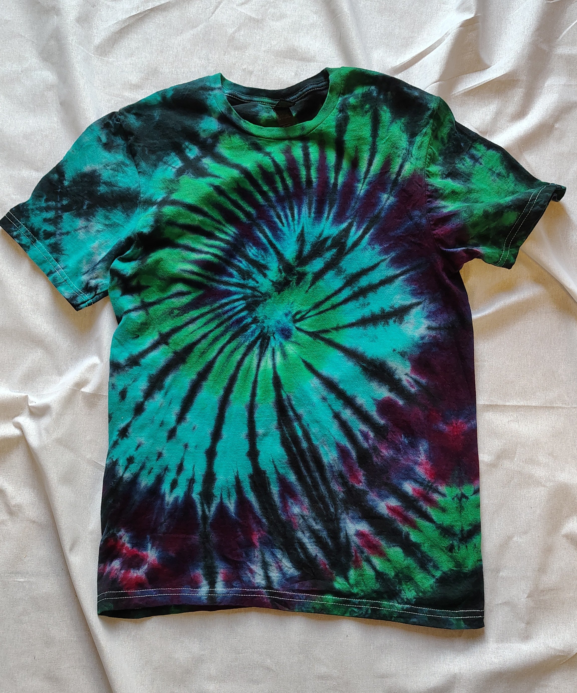 Emerald & Teal Tie Dye Shirt – Adult Small – Handmade Spiral Tee – Gildan Softstyle