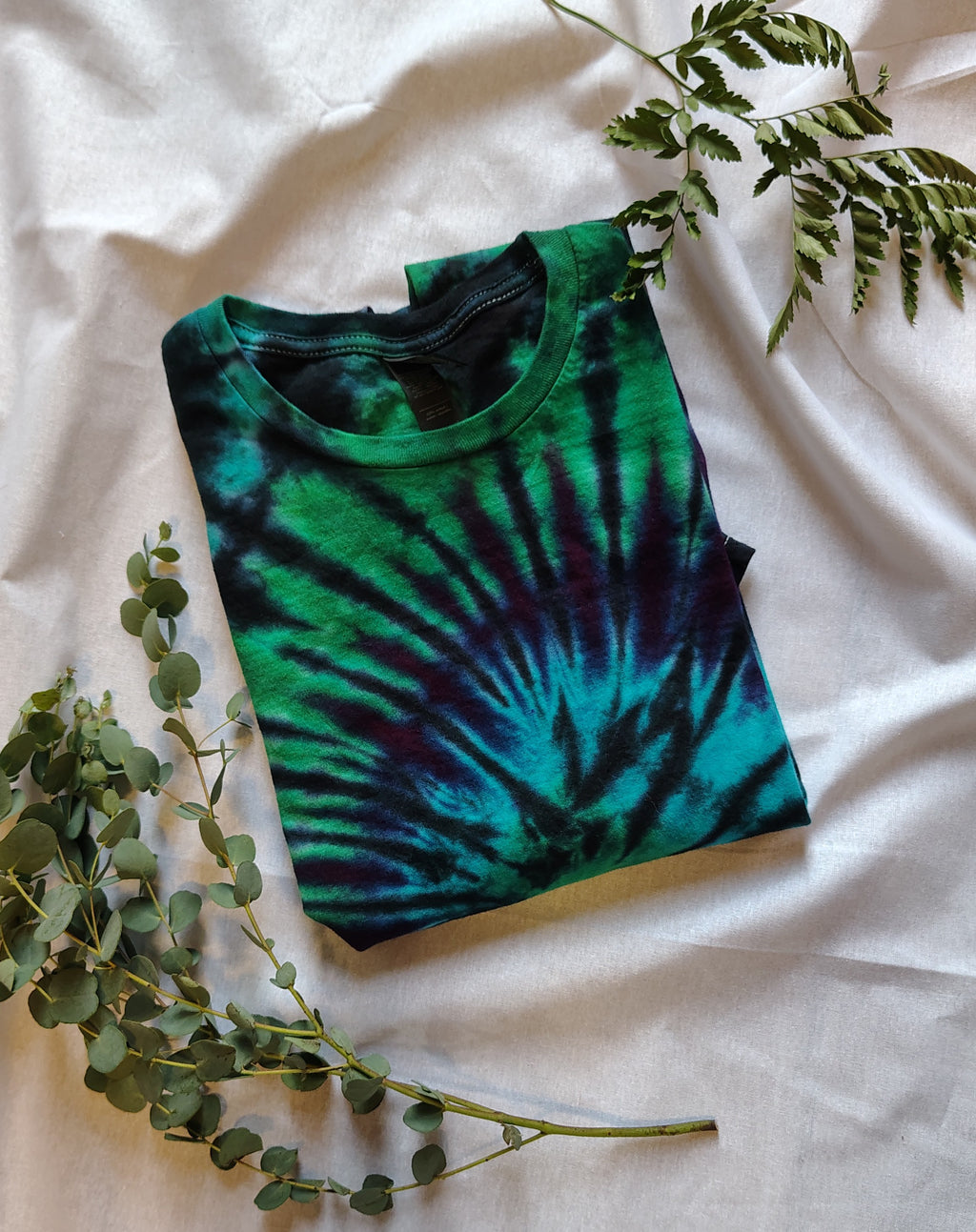 Emerald & Teal Tie Dye Shirt – Adult Small – Handmade Spiral Tee – Gildan Softstyle